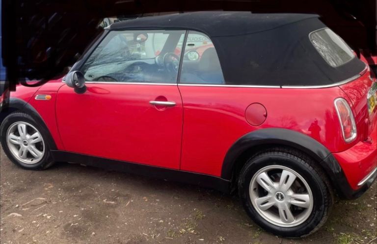 Mini, CONVERTIBLE, Convertible, 2004, Manual, 1598 (cc), 2 doors