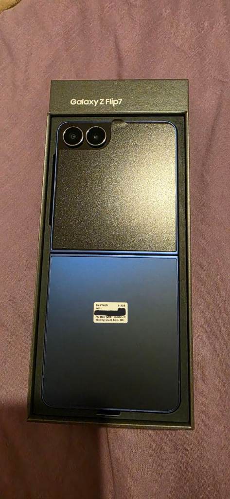 Samsung Z Flip 7, NEW with 512gb