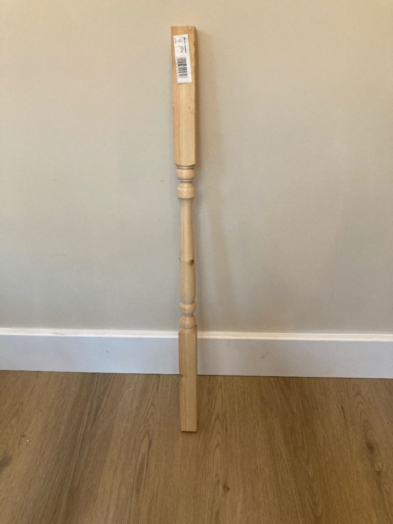 PINE COLONIAL STAIR SPINDLES 900 x 41 x 41