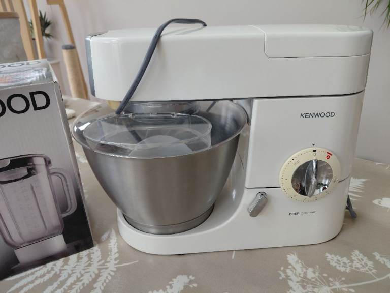 Kenwood Chef Stand Mixer with Blender Attachment – Good Condition