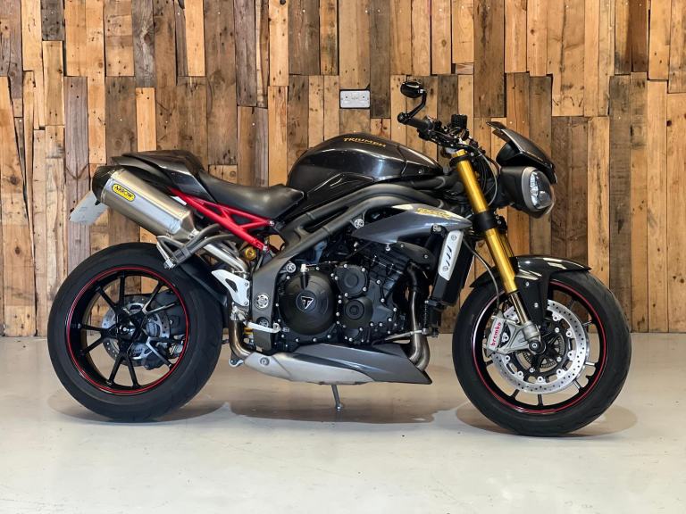 Triumph Speed Triple 1050 R 2017 ONLY 6935 miles!