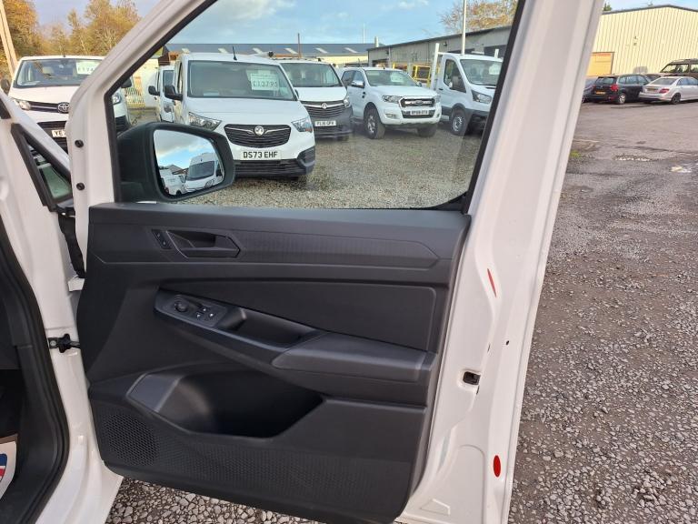 VOLKSWAGEN CADDY 2.0 TDI C20 Commerce Plus White Manual Diesel 2022