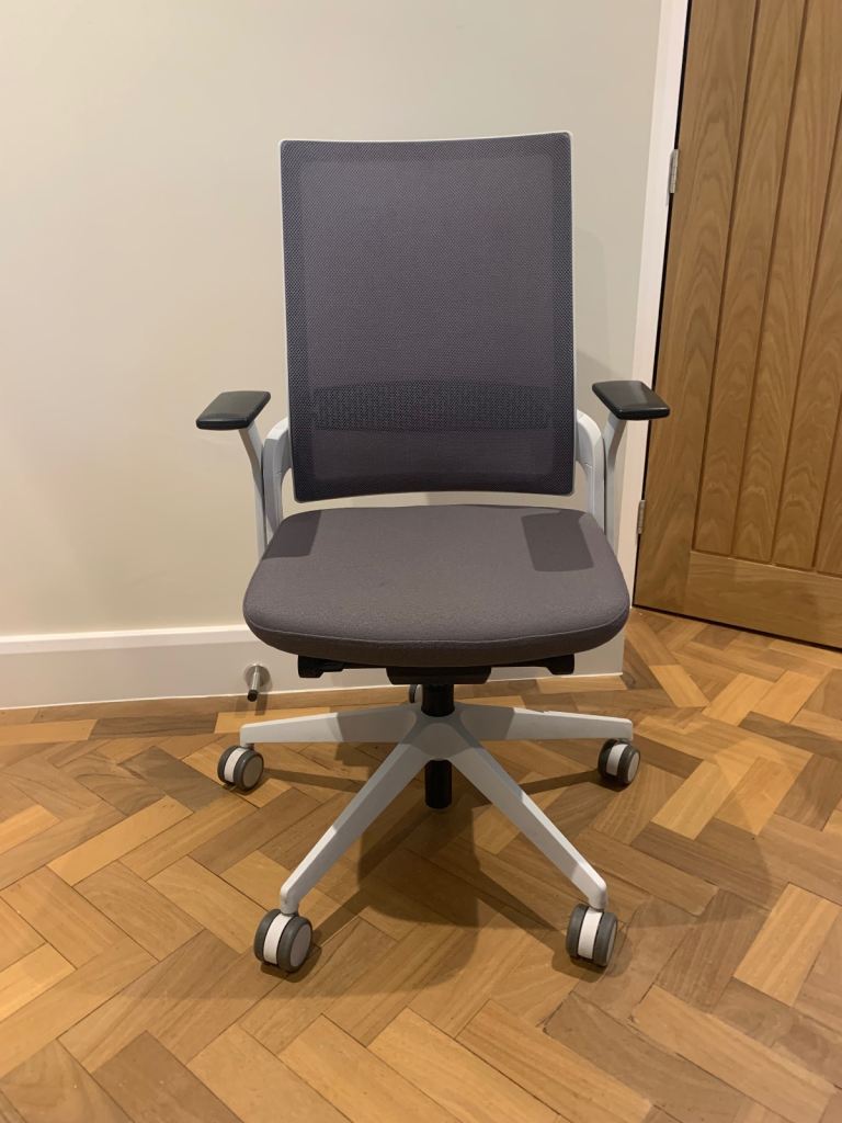 Comfy office/gaming mesh chair 