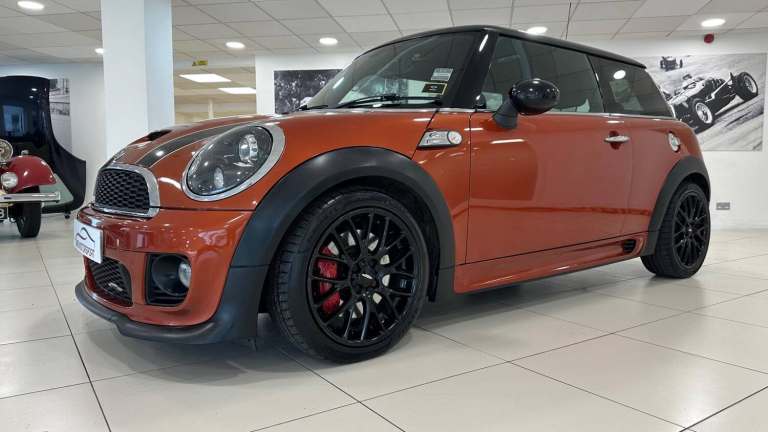 MINI Hatch 1.6 John Cooper Works Euro 5 (s/s) 3dr Petrol Manual