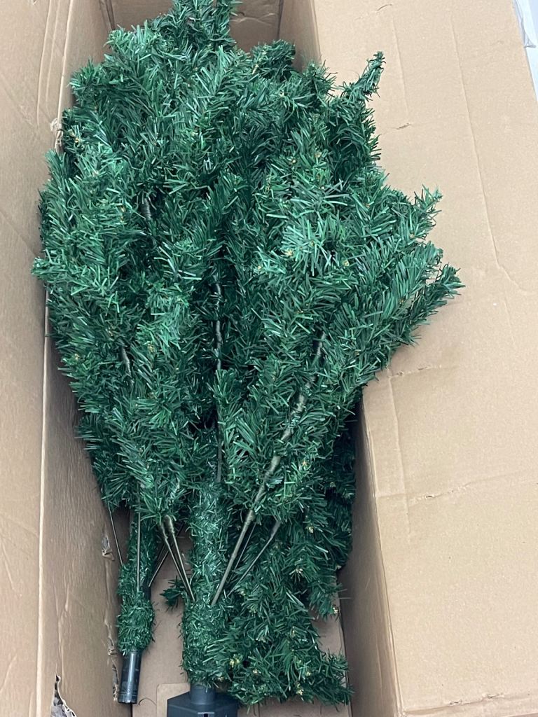 Christmas tree 🌲 6ft