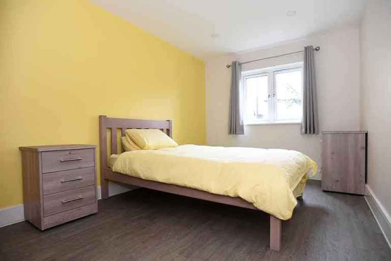 🏠**DSS HOUSING**DOUBLE ROOM in MANCHESTER ** CALDECOTT ROAD MANCHESTER M9 0PT **🏠