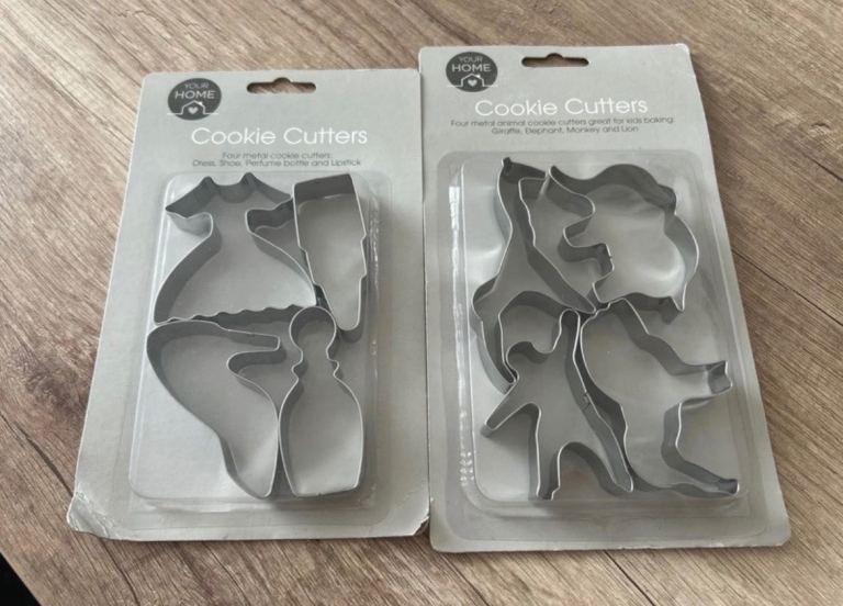 Cookie Cutters – Metal Baking Cutters – 2 Sets (8 Pieces)