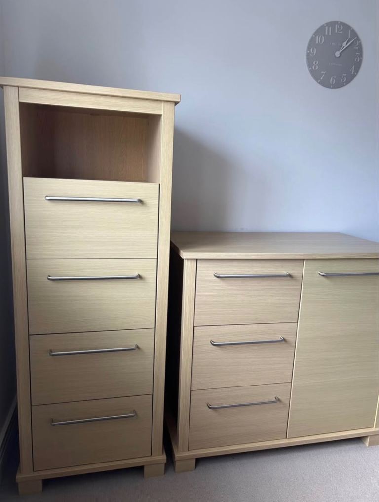 Mama and Papas HORIZON 'Light Oak' Nursery dresser and tall boy unit . 