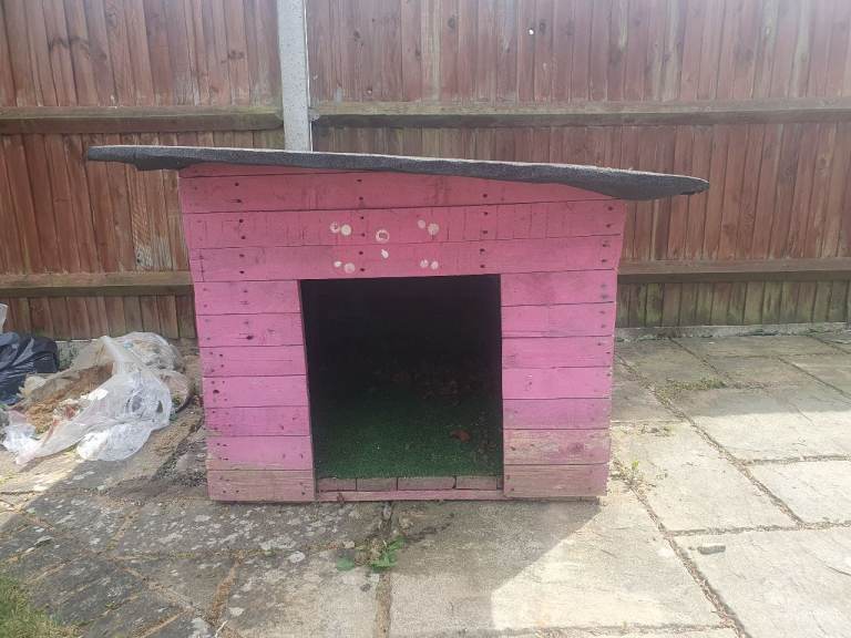 Dog house / kennel