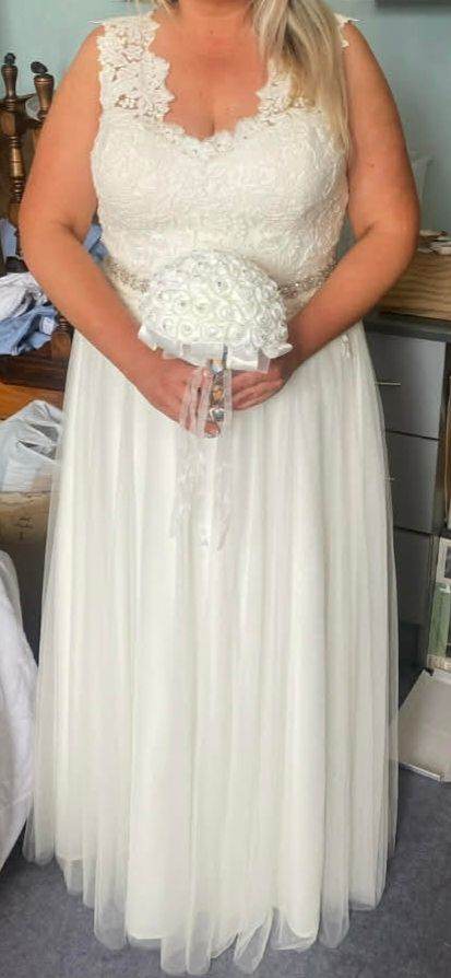 Wedding dress size 18