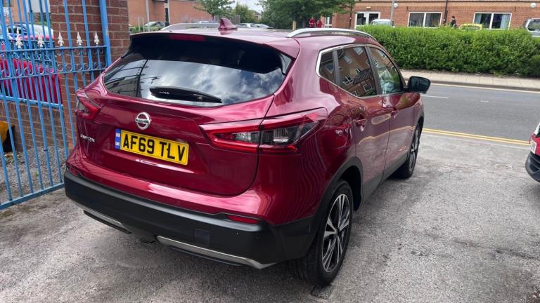 Nissan qashqai N1.5 dCi 115 N-Connecta 5dr 2 owners full Nissan history stunning