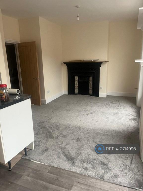 1 bedroom flat in Southgate Street, Gloucester, GL1 (1 bed) (#2714996)