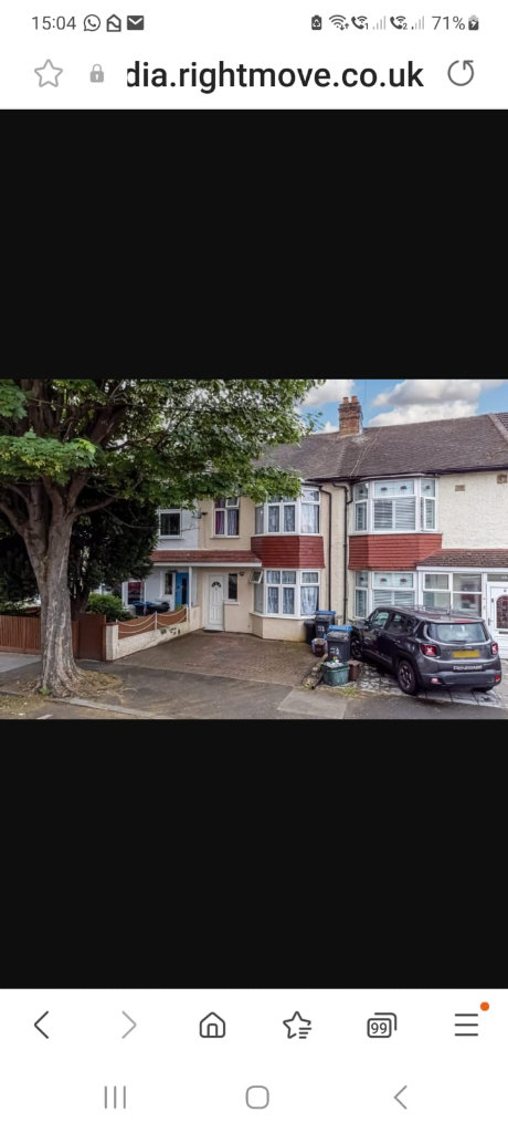 Double Room near Phipps Bridge Tram Stop in Mitcham and Share the Bills