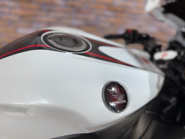 Honda CBR1000rr FIREBLADE - NEW MOT - NATIONWIDE DELIVERY