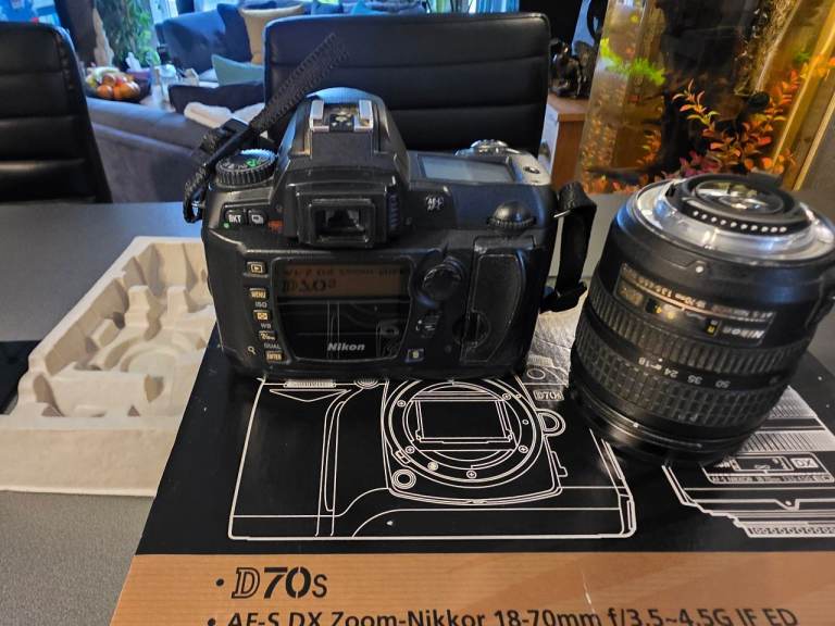 Nikon D70s kit, 