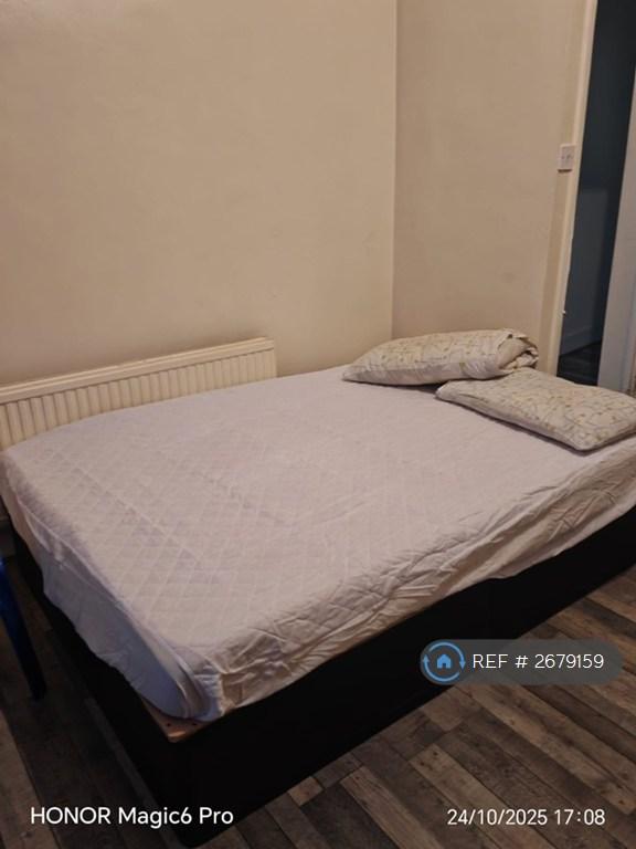 1 bedroom in Chadwick Road, London, SE15 (#2679159)