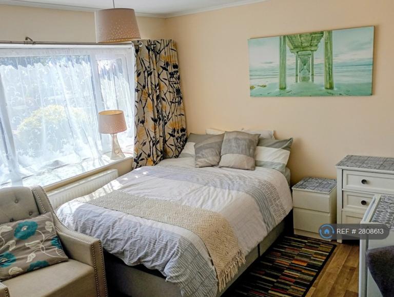 1 bedroom in Arnold Way, Bosham, Chichester, PO18 (#2808613)