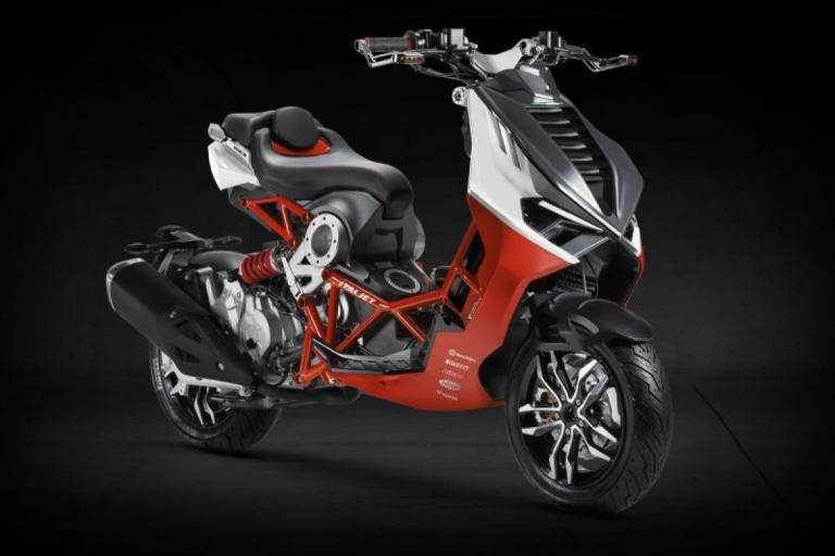 ItalJet Dragster 200cc Naked Sports Automatic Scooter Was £5299 Now Only £369...