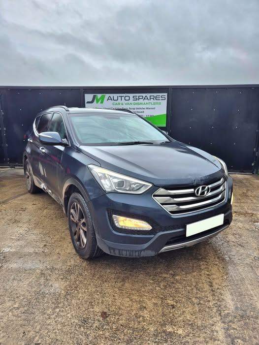 BREAKING ♻ For Parts only ♻️ 2014 Hyundai Santa Fe 2.2 Crdi 6speed
