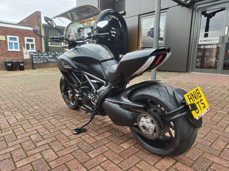 DUCATI DIAVEL 2018 - FULL HISTORY - ENGINE PROTECTION - LOW MILES 