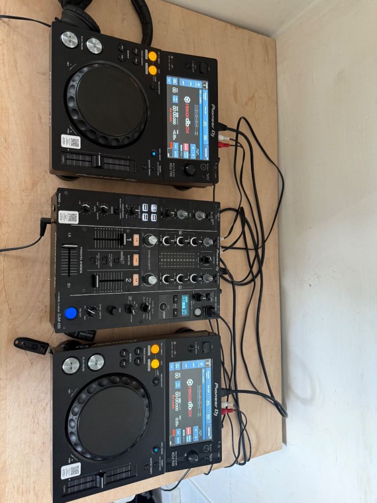 Pioneer DJ XDJ-700 & DJM-450 Set – Excellent Condition