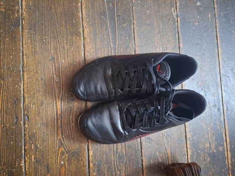 Puma Ferrari Trainers – Size EU 37 / UK 4 – Very Good Condition