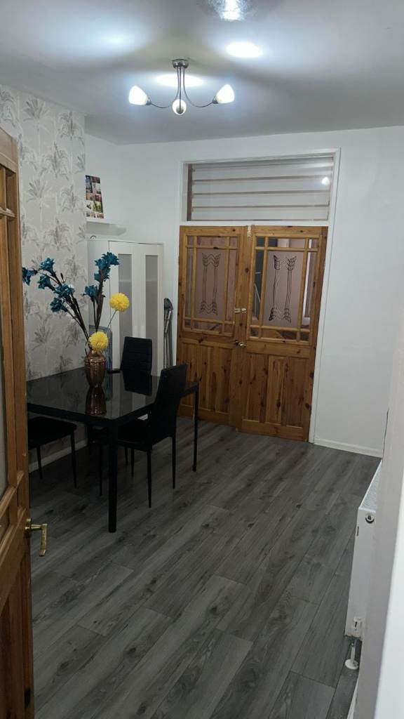 £1,300 PCM – 2 Bedroom and 2 receptions furnished Terraced House – M11 – Close to Etihad & Tram