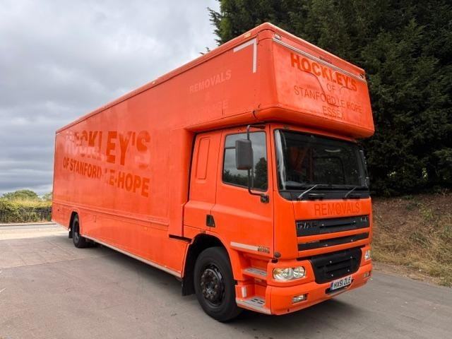 2002 DAF CF 65.220 sleeper cab Vancraft 28ft 5 container door Luton removal box