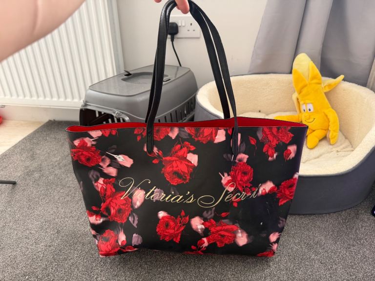 Victoria's Secret Black Tote Bag with Red Rose Print – As New