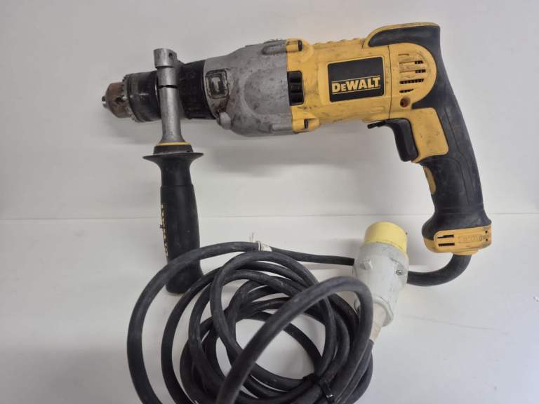 Dewalt 1300w Dimond core drill  