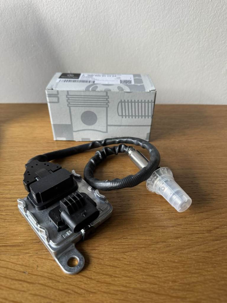 New Genuine Mercedes-Benz Sprinter 907 910 NOX Sensor Exhaust System A0009059112