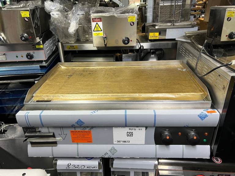 BRAND NEW 90 CM  LINCAT CS9 QUALITY ELECTRIC 3 PHASE  GRIDDLE CATERING COMMERCIAL KITCHEN EQUIPMENT 