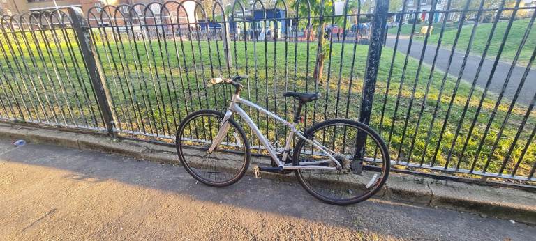 Specialized hybrid bike