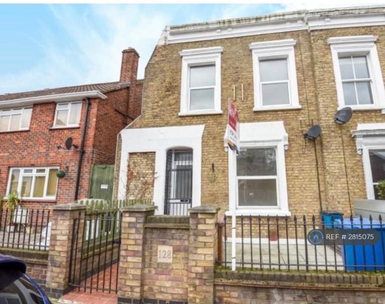 4 bedroom house in Bellenden Road, London, SE15 (4 bed) (#2815075)