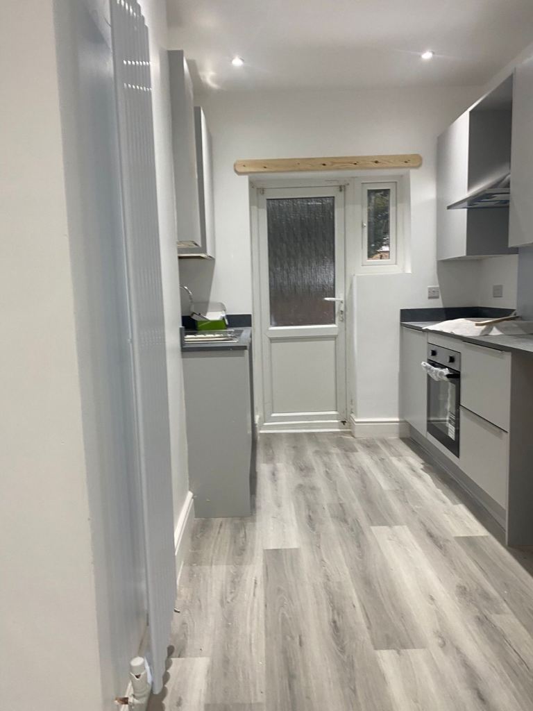 4 Room to Rent Newly Refurbished