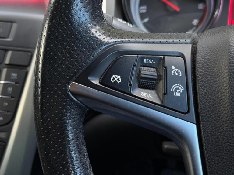 2012 Vauxhall Astra GTC 2.0 CDTi SRi Euro 5 (s/s) 3dr HATCHBACK Diesel Manual