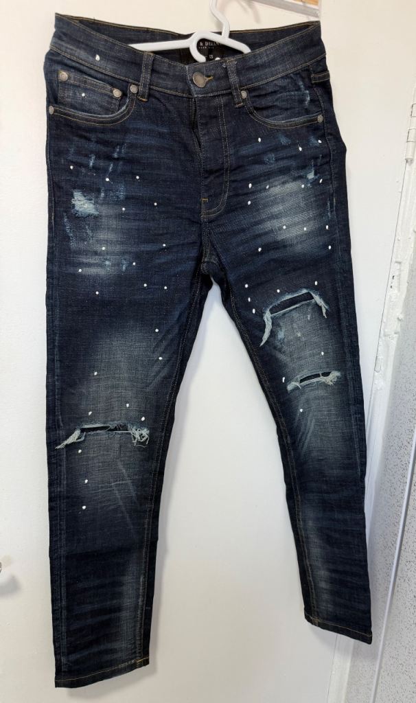 AMIRI Blue Distressed Jeans with Paint Splatter – Size 30