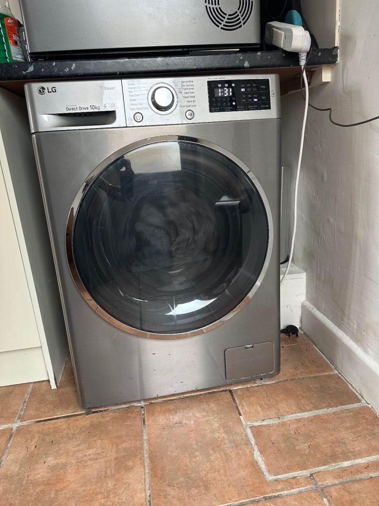 LG washing machine 10kg capacity A+++  Grey