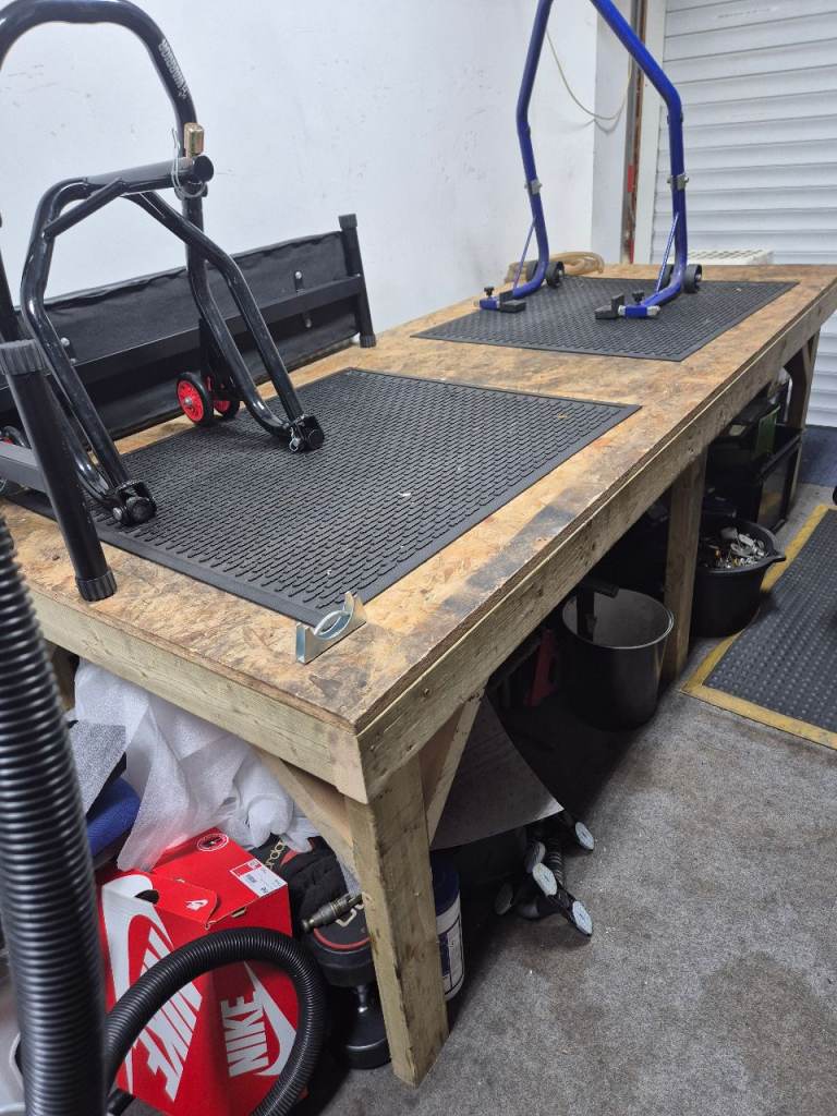 Motorcycle workbench 