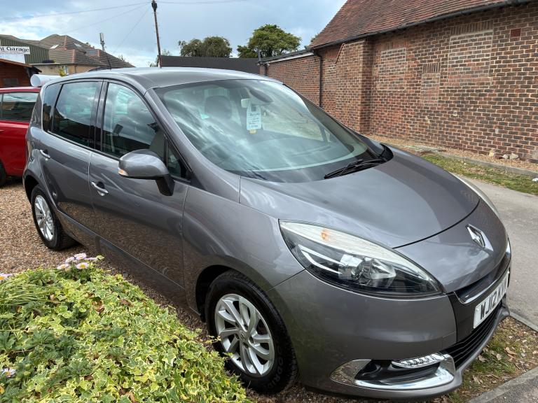 2012 Renault Scenic 1.5 dCi Dynamique TomTom MPV 5dr Diesel EDC Euro 5 (110 ps)