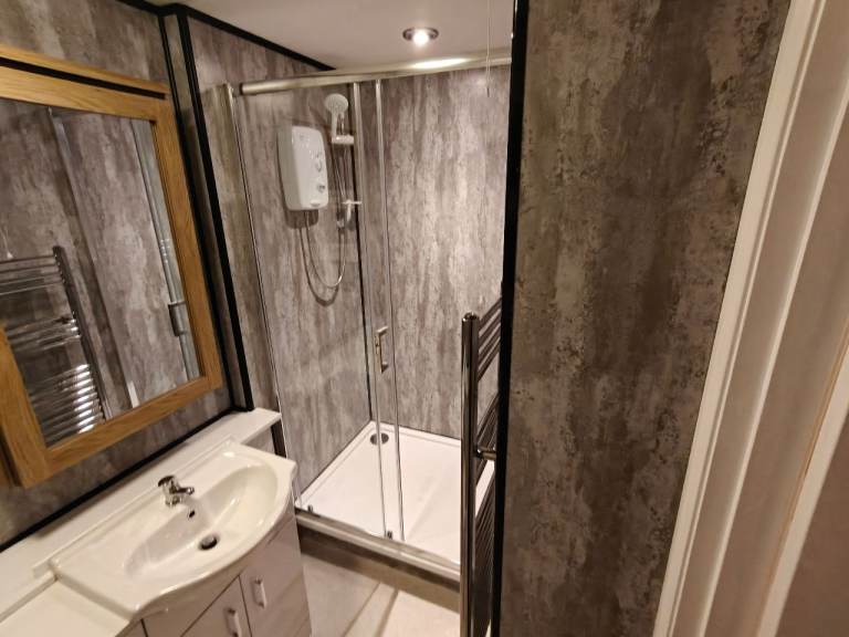 Room to let in shared house, st nicholas