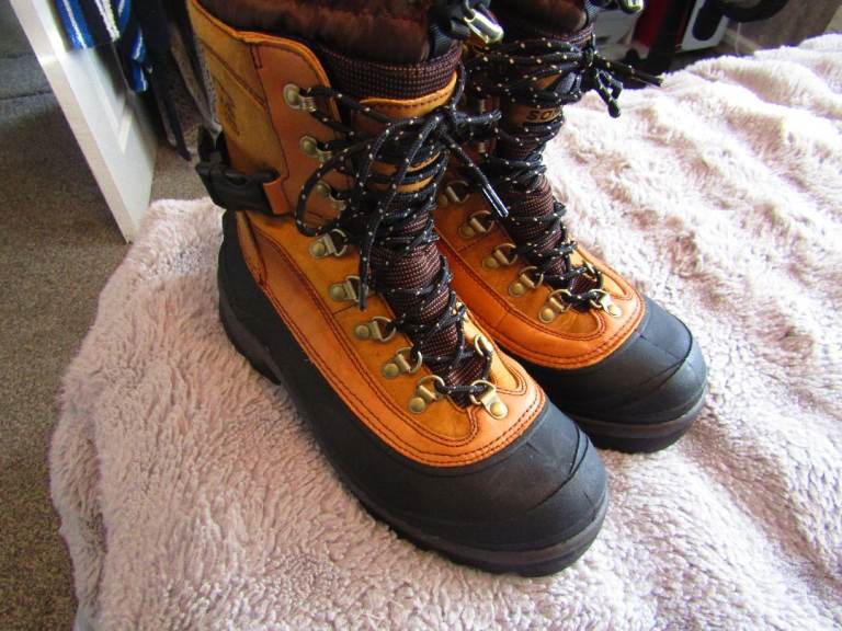 sorel walking /hiking boots uk size 9 brand new