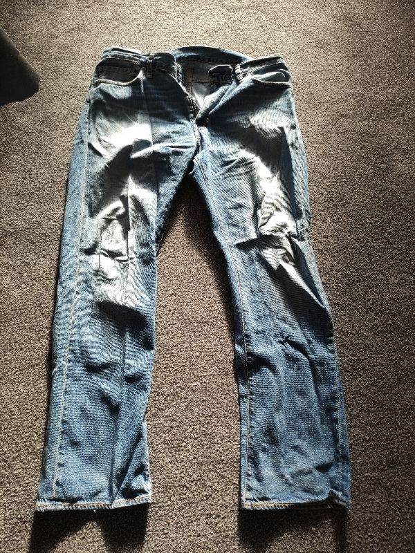 Levi's 504 Ripped Jeans - W34 L32
