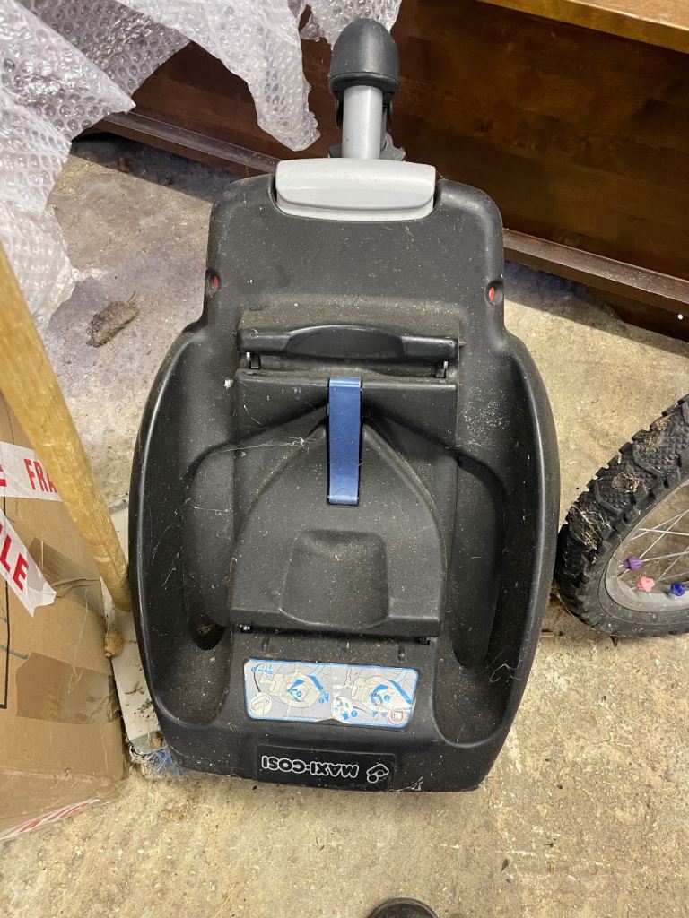 image for Maxi cost car seat base