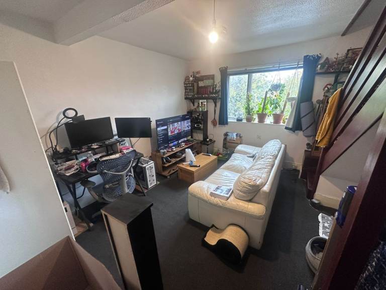 1 Bed Flat - Shirley - Parking - Available 2nd July 2026