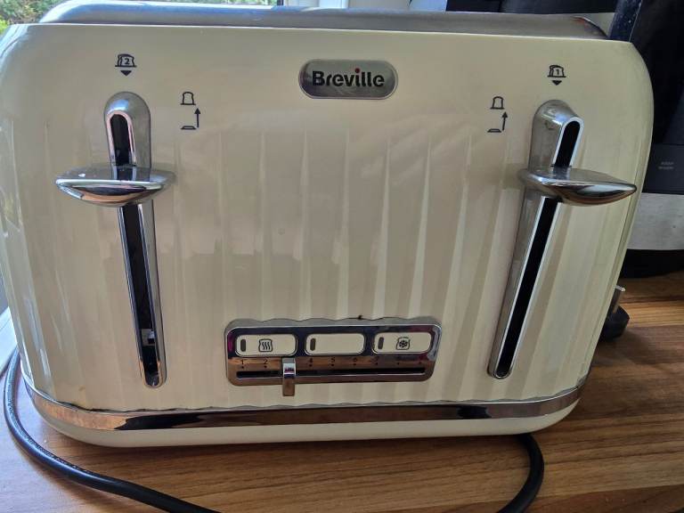 Breville 4-slice toaster
