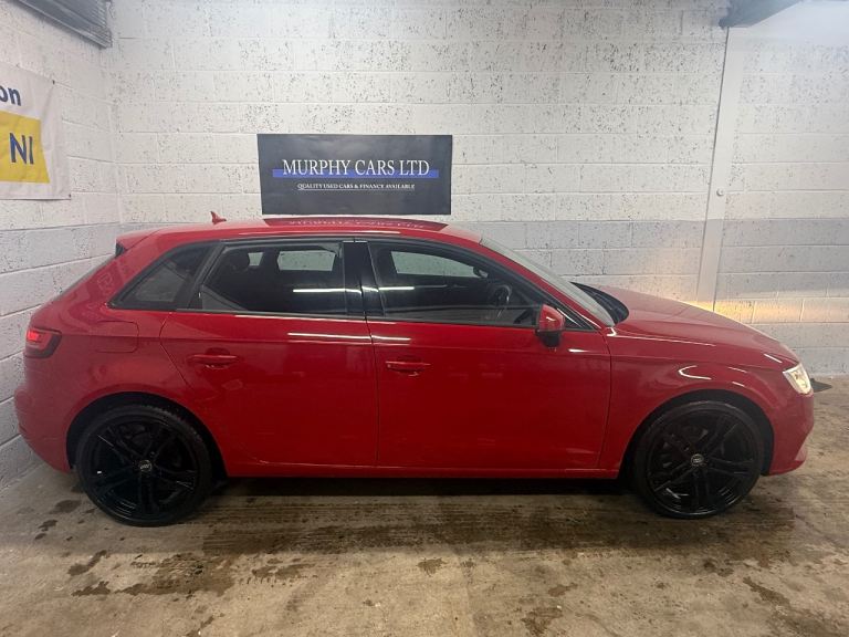 STUNNING AUTOMATIC TANGO RED MOTD OCTOBER NAV BLUETOOTH!