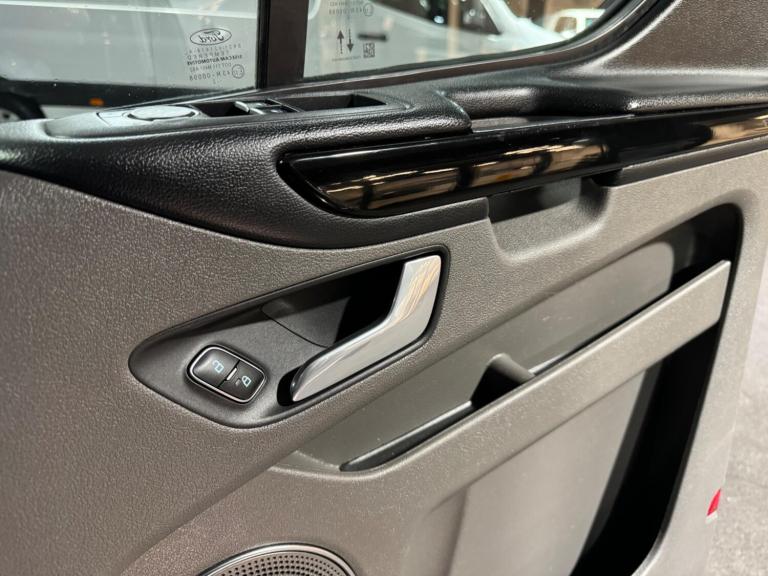 2022 Ford Tourneo Custom 2.0 EcoBlue 130ps L/R 8 Seater Titanium Auto MPV DIESEL Automatic