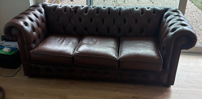 Good Condition Brown Leather 3-Seater Chesterfield Sofa
