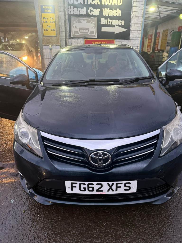 TOYOTA AVENSIS DIESEL SALOON - 2.0 D-4D TR 4dr • 2012 • Grey • Manual £1995 